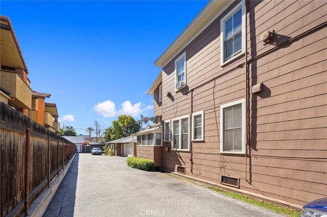 210 W Lime Avenue, Monrovia, CA 91016