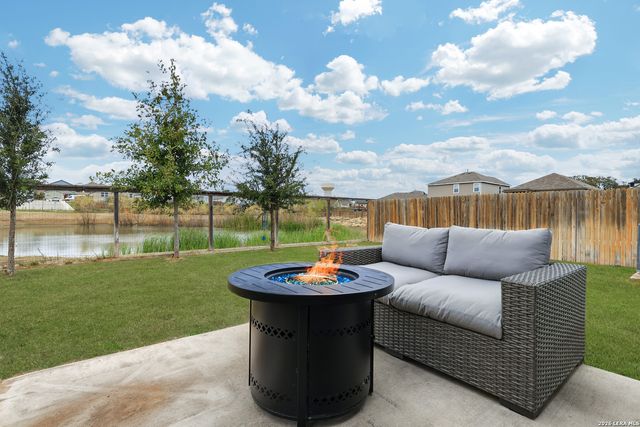 13225 Hagerd Loop, St Hedwig, TX 78152