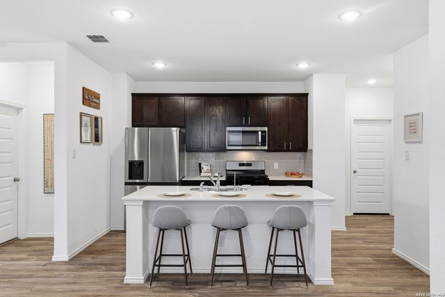 13225 Hagerd Loop, St Hedwig, TX 78152