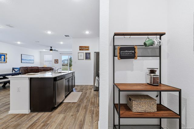 13225 Hagerd Loop, St Hedwig, TX 78152