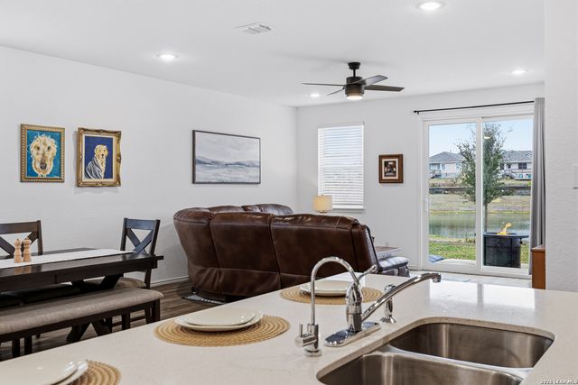 13225 Hagerd Loop, St Hedwig, TX 78152