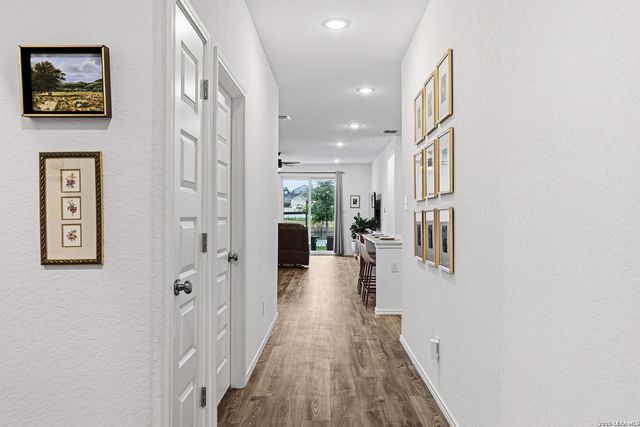 13225 Hagerd Loop, St Hedwig, TX 78152