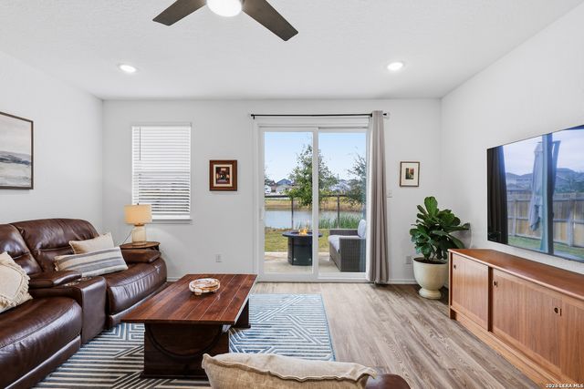 13225 Hagerd Loop, St Hedwig, TX 78152