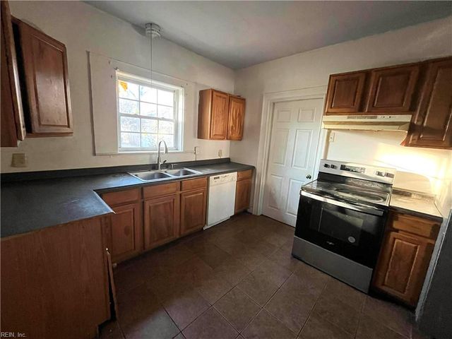 2106 Richmond AVE, Portsmouth, VA 23704