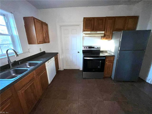 2106 Richmond AVE, Portsmouth, VA 23704