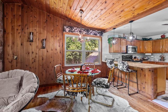 2759 Wildwood Road, Dandridge, TN 37725