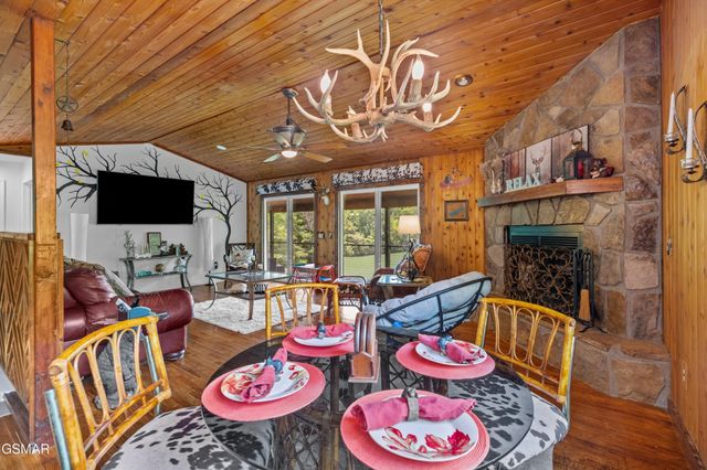 2759 Wildwood Road, Dandridge, TN 37725