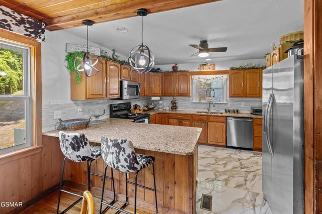 2759 Wildwood Road, Dandridge, TN 37725