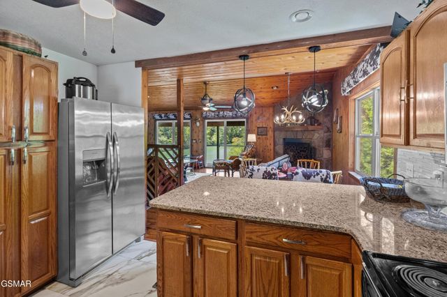 2759 Wildwood Road, Dandridge, TN 37725