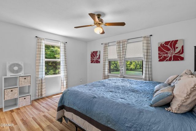 2759 Wildwood Road, Dandridge, TN 37725