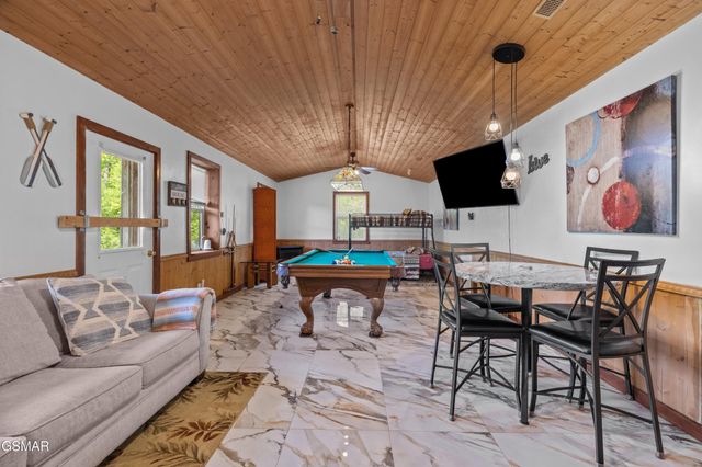 2759 Wildwood Road, Dandridge, TN 37725