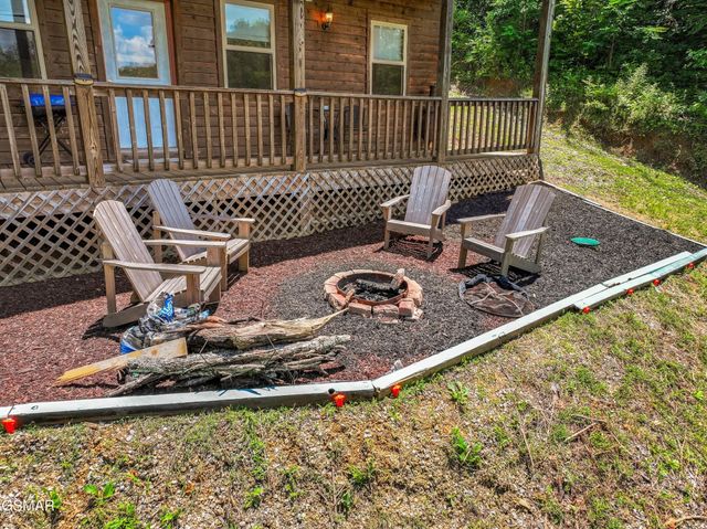 2759 Wildwood Road, Dandridge, TN 37725