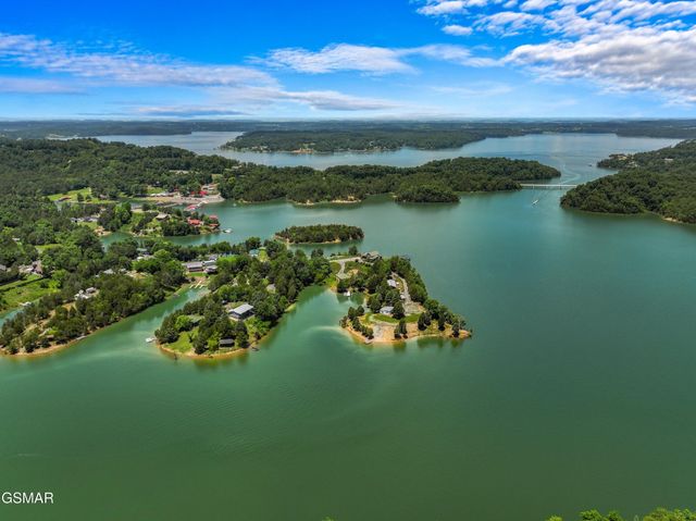 2759 Wildwood Road, Dandridge, TN 37725