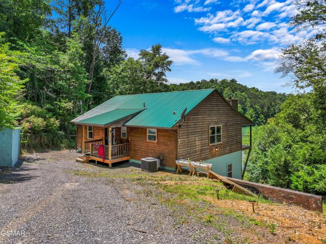 2759 Wildwood Road, Dandridge, TN 37725