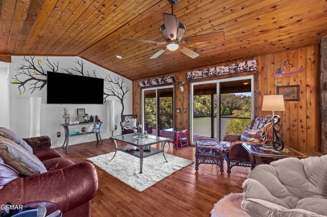 2759 Wildwood Road, Dandridge, TN 37725