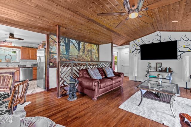 2759 Wildwood Road, Dandridge, TN 37725