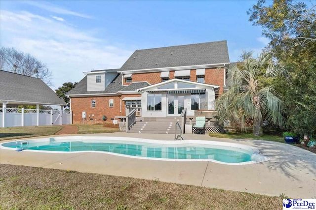 2718 Lazy Ln., Florence, SC 29506