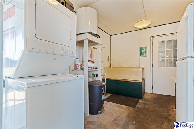 2718 Lazy Ln., Florence, SC 29506