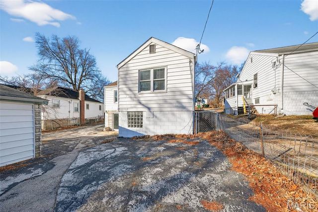 10066 Dorothy Avenue, St Louis, MO 63137