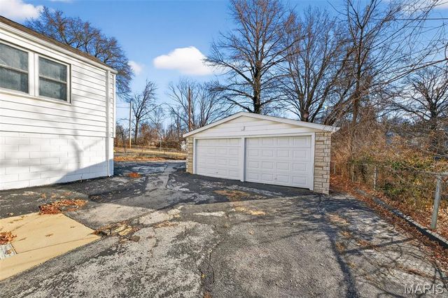 10066 Dorothy Avenue, St Louis, MO 63137