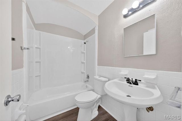 10066 Dorothy Avenue, St Louis, MO 63137