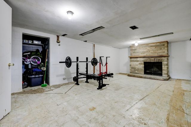701 Clegg Road, West Des Moines, IA 50265