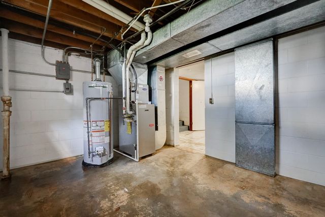 701 Clegg Road, West Des Moines, IA 50265