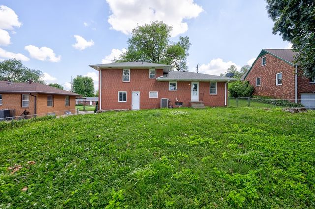 701 Clegg Road, West Des Moines, IA 50265