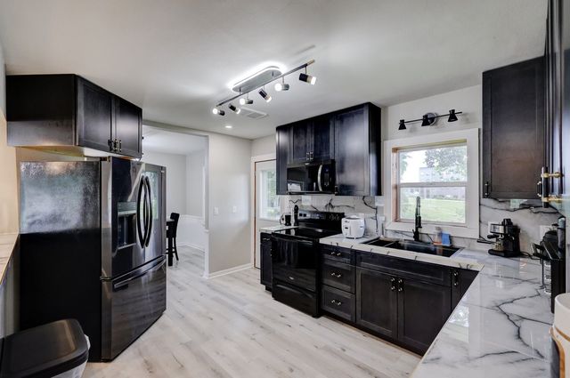 701 Clegg Road, West Des Moines, IA 50265