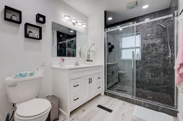 701 Clegg Road, West Des Moines, IA 50265