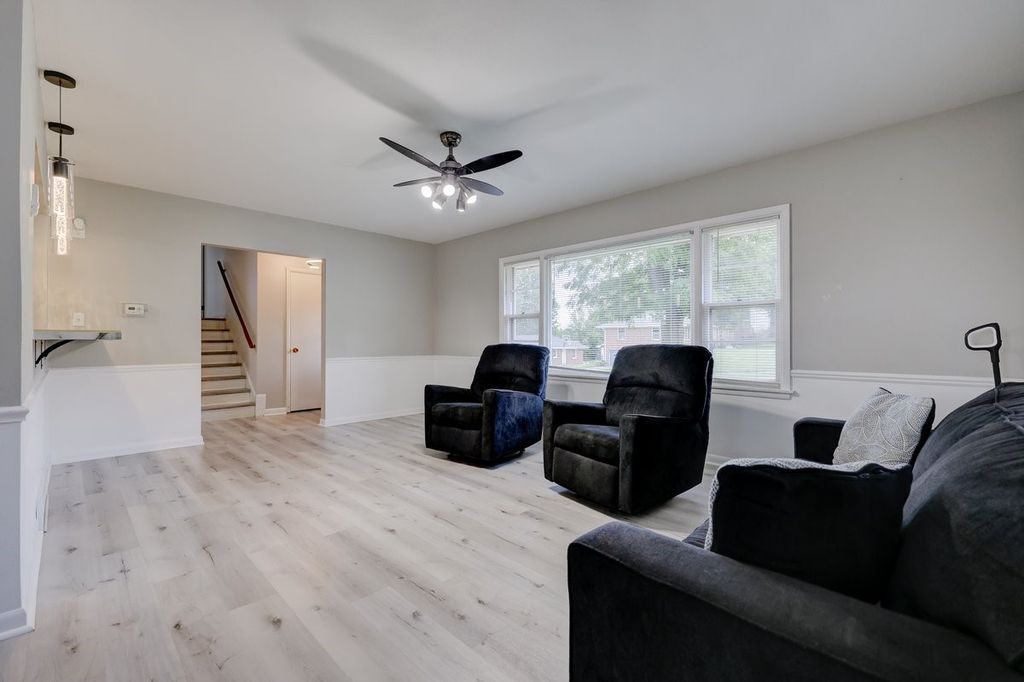 701 Clegg Road, West Des Moines, IA 50265