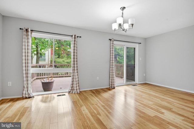 3078 SUGAR LN, Vienna, VA 22181
