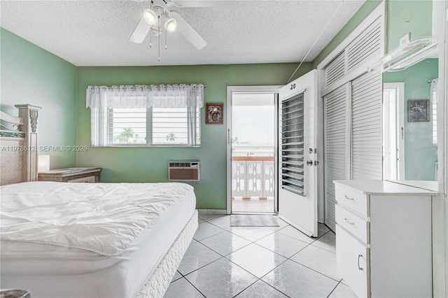 800 SW 10th Ter 20T, Hallandale Beach, FL 33009