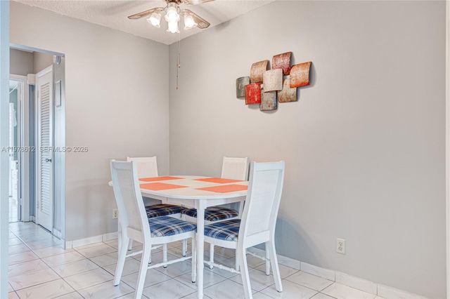 800 SW 10th Ter 20T, Hallandale Beach, FL 33009