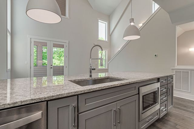 120 Marie St, Nashville, TN 37207