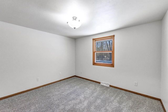 2801 MEADOW FLOWER LANE, Suamico, WI 54313