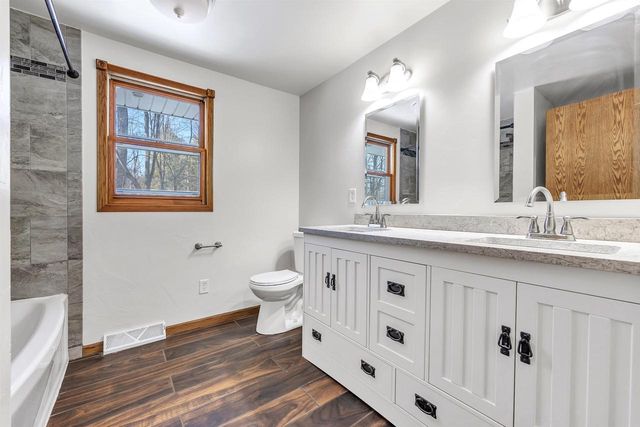 2801 MEADOW FLOWER LANE, Suamico, WI 54313