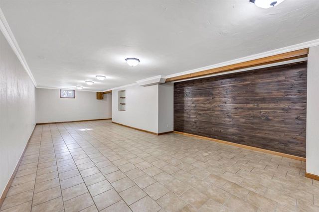 2801 MEADOW FLOWER LANE, Suamico, WI 54313