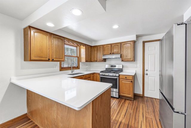 2801 MEADOW FLOWER LANE, Suamico, WI 54313