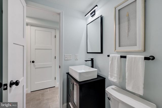 253 EVANS LN, Alexandria, VA 22305