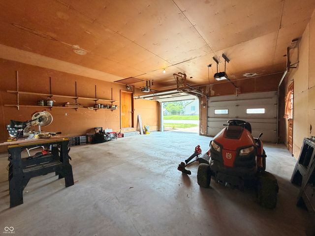 201 S Water Street, Brownstown, IN 47220