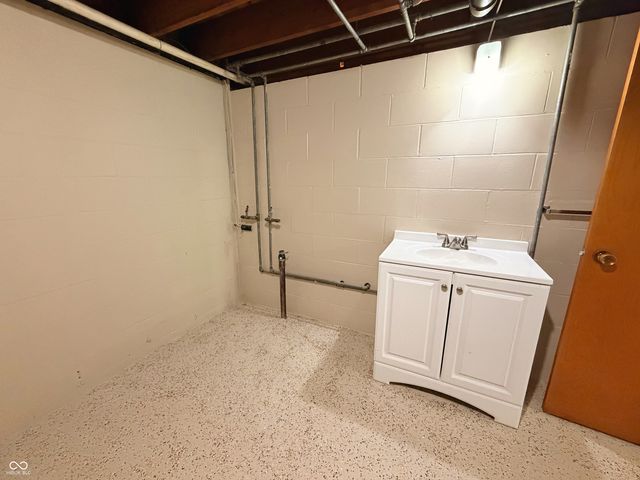 201 S Water Street, Brownstown, IN 47220