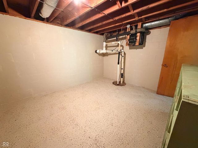 201 S Water Street, Brownstown, IN 47220