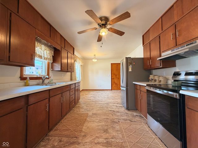 201 S Water Street, Brownstown, IN 47220