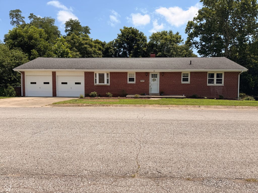 201 S Water Street, Brownstown, IN 47220