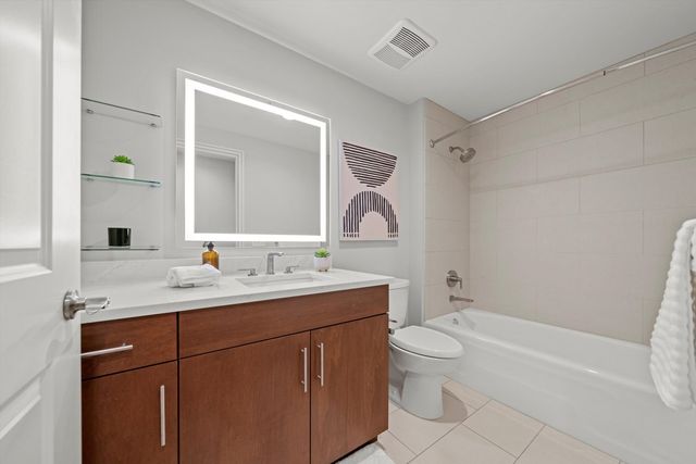 850 N Lake Shore Drive 1201, Chicago, IL 60611