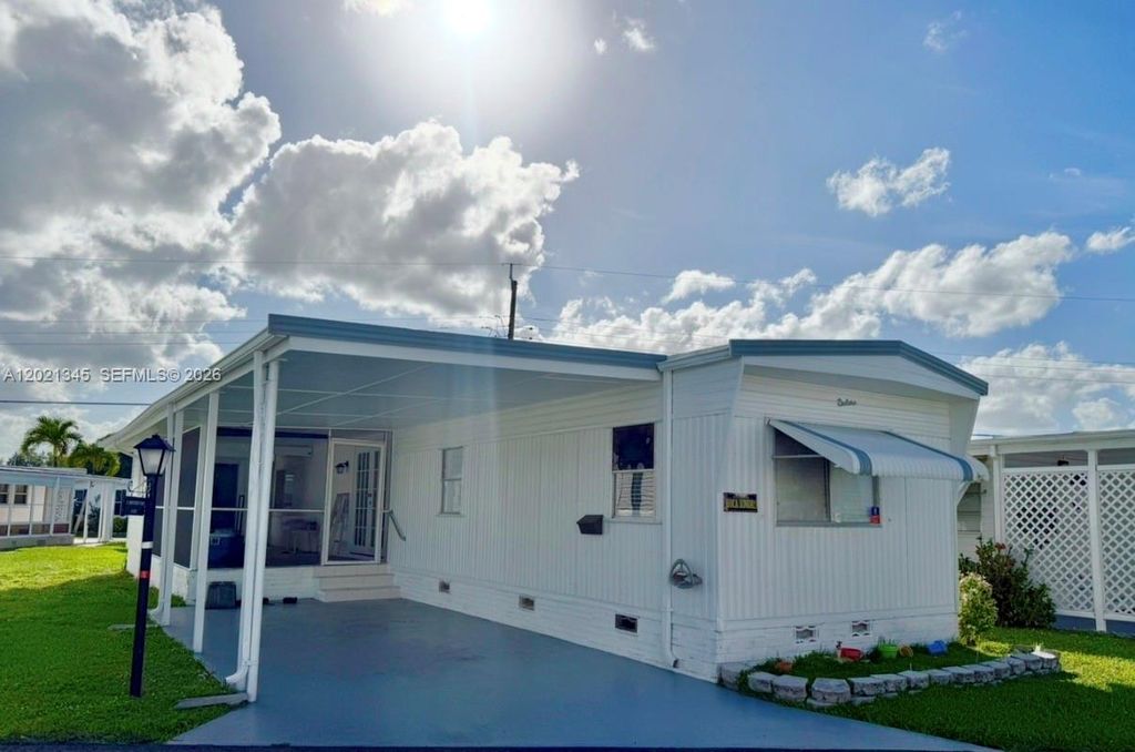 1332 S 33 AVE, Hollywood, FL 33021