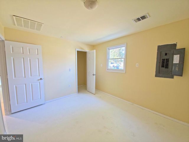 7450 BENSVILLE RD, Waldorf, MD 20603