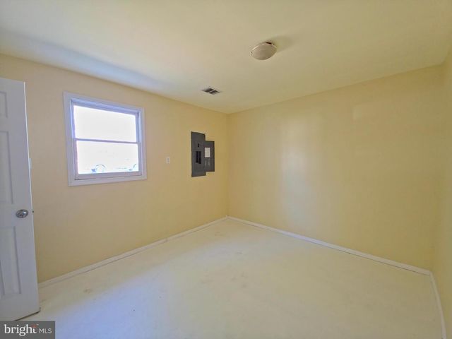 7450 BENSVILLE RD, Waldorf, MD 20603