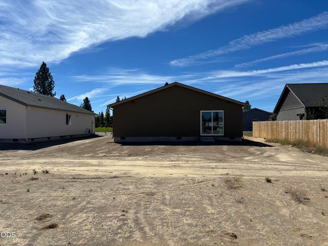 16628 Memorial Lane, La Pine, OR 97739